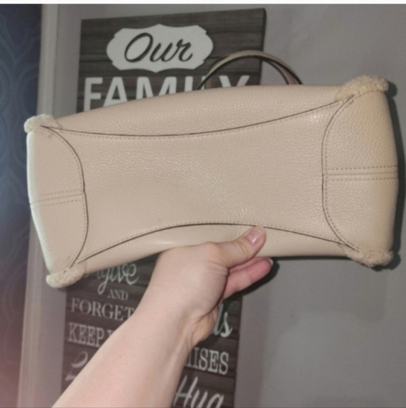 🍁🍂NWT Kate Spade Leila Medium Triple Compartment Shoulder Bag Faux Shearling - Picture 3 of 9